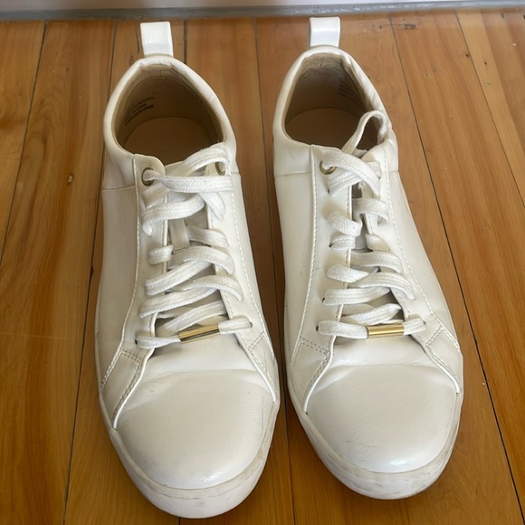 White and gold running shoes size 9 woman - Picture 1 of 5